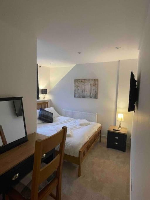Modern Cottage, with Hot Tub in Kirkcudbright, Dumfries and Galloway — photo 9