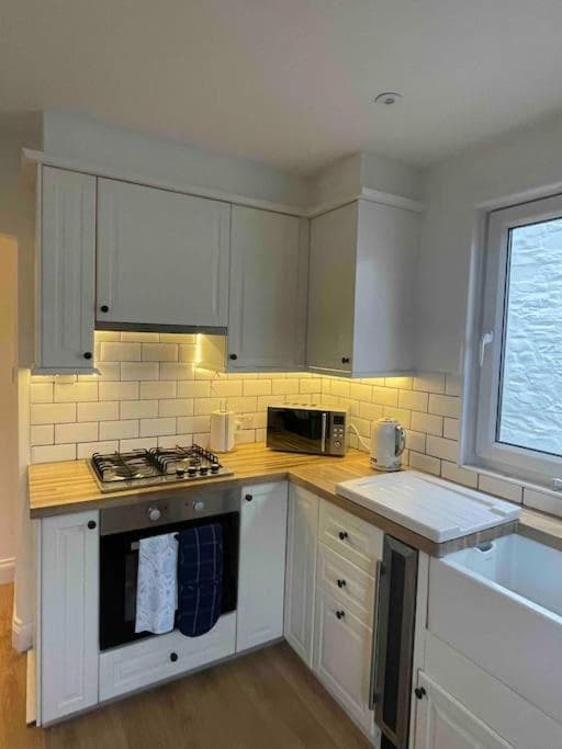 Modern Cottage, with Hot Tub in Kirkcudbright, Dumfries and Galloway — photo 12