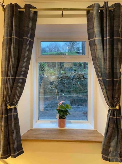Modern Cottage, with Hot Tub in Kirkcudbright, Dumfries and Galloway — photo 13