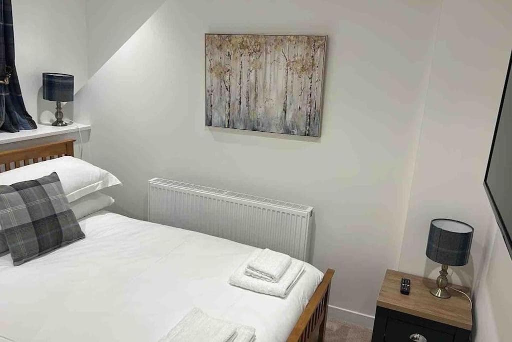 Modern Cottage, with Hot Tub in Kirkcudbright, Dumfries and Galloway — photo 14